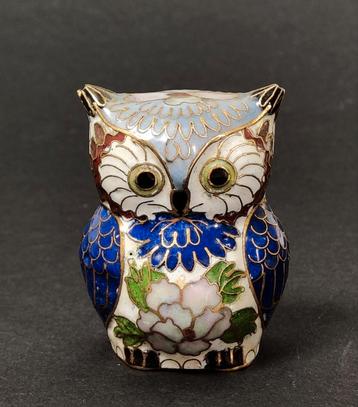 Uil, uiltje, vogel beeldje. Cloisonné. Emaille op messing beschikbaar voor biedingen