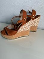 Bruine Moleca Sleehakken Maat 35, Kleding | Dames, Schoenen, Ophalen of Verzenden, Gedragen, Bruin, Pumps