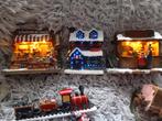 11DELIG ,3HUISJES MET VERLICHTING EN POPPETJES NU 20€ ALLES, Diversen, Kerst, Ophalen of Verzenden