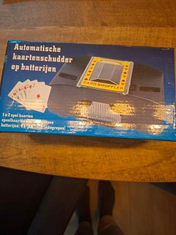 Kaartenschudder beschikbaar voor biedingen