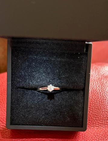 18kt Witgouden merk 750 1,5 g Damesring met Diamant beschikbaar voor biedingen