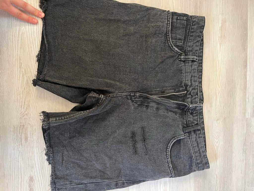Zwarte Denim Short - Ashes to Dust, Kleding | Heren, Spijkerbroeken en Jeans, Ophalen of Verzenden, Zo goed als nieuw, Zwart, W33 - W34 (confectie 48/50)