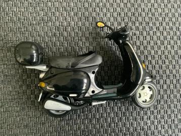 2002 Mattel Barbie My Scene Vespa Scooter ( Madison ) beschikbaar voor biedingen