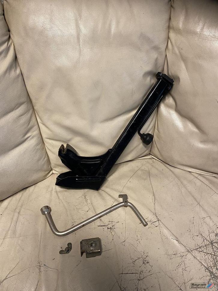 Bmw E28 krikset krik moersleutel bevestiging 5-serie kofferb, Auto-onderdelen, Interieur en Bekleding, BMW, Gebruikt, Ophalen of Verzenden