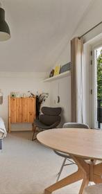 Kastje en stoelen (2) | €10/stuk, Huis en Inrichting, Ophalen, Gebruikt