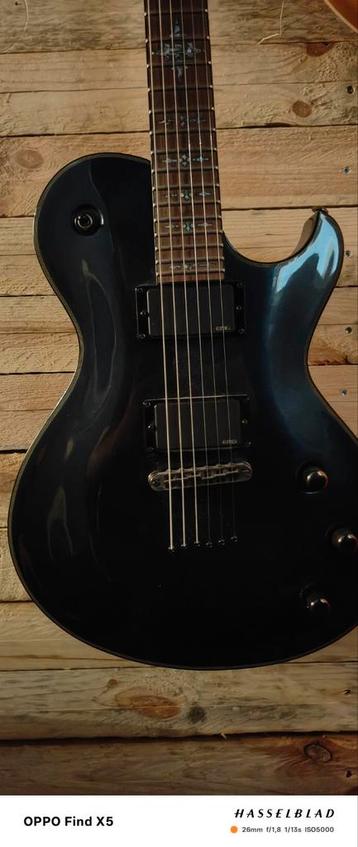 schecter damien solo elite  beschikbaar voor biedingen