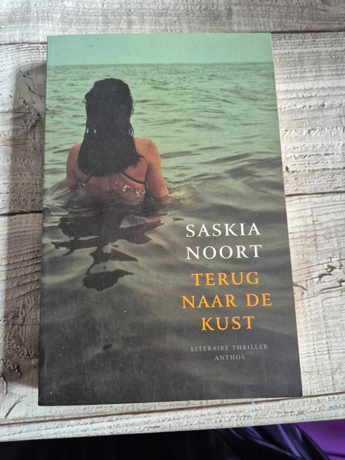 Boek Terug naar de kust. Saskia Noort, Boeken, Thrillers, Zo goed als nieuw, Nederland, Ophalen of Verzenden