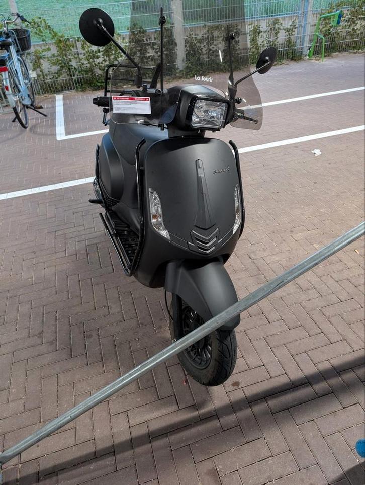 La souris sourini matt zwart special edition, Fietsen en Brommers, Snorfietsen en Snorscooters, Zo goed als nieuw, Overige merken