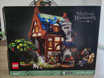 Medieval Blacksmith lego nr21325 beschikbaar voor biedingen