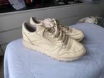 Reebok Leren Sneakers Maat 41 beige, Ophalen of Verzenden, Gedragen, Beige, Sneakers of Gympen