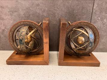 2 vintage boekensteun met armillaire bol - Mercurio D'oro beschikbaar voor biedingen