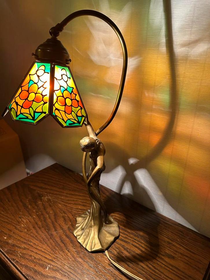 Art Deco Stijl Tafellamp met Glas-in-lood Kap, Huis en Inrichting, Lampen | Vloerlampen, Gebruikt, Minder dan 100 cm, Glas, Ophalen