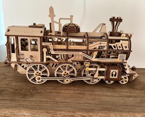 Robotime locomotief, Hobby en Vrije tijd, Modelbouw | Auto's en Voertuigen, Zo goed als nieuw, Overige typen, Groter dan 1:32