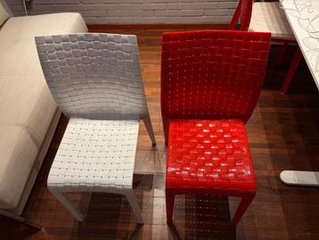 4 Kartell design chairs 2 reds and 2 whites beschikbaar voor biedingen