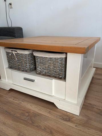 Te koop salontafel beschikbaar voor biedingen