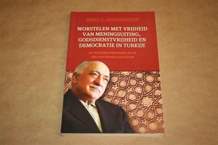 Worstelen vrijheid meningsuiting, godsdienstvrijheid Turkije, Boeken, Politiek en Maatschappij, Gelezen, Nederland, Ophalen of Verzenden