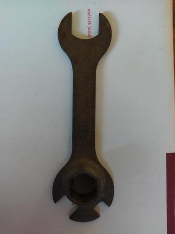 Multitool voor fiets of in huis beschikbaar voor biedingen