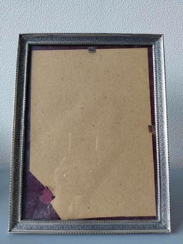 Vintage verzilverde fotolijst  beschikbaar voor biedingen