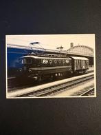 Foto locomotief NS 1112 te ‘s-Hertogenbosch (1970), Verzamelen, Ophalen of Verzenden, Gebruikt, Trein