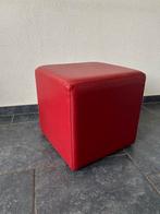 Rode kunstleren hocker - 40x40x40cm, Huis en Inrichting, Banken | Voetenbanken en Poefen, Ophalen, Minder dan 50 cm, Vierkant