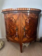 Antiek kastje, Ophalen