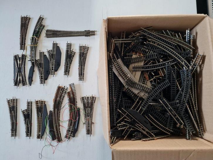 Ca. 250 N-spoor rails en 14 wissels B-keuze, Hobby en Vrije tijd, Modeltreinen | Overige schalen, Gebruikt, Rails, Gelijkstroom