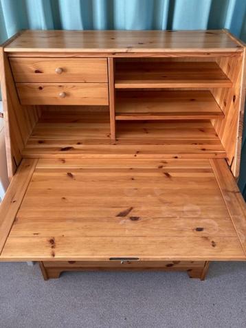 Grenen secretaire met slot/sleutel, 2 kleine/4 grote lades beschikbaar voor biedingen