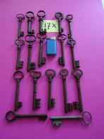 17 x OUDE ANTIEKE SLEUTELS SLEUTEL SLOT SLOTEN DEUR KIST, Antiek en Kunst, Curiosa en Brocante, Ophalen of Verzenden