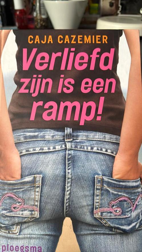 Verliefd zijn is een ramp! - Caja Cazemier - Harde kaft., Boeken, Kinderboeken | Jeugd | 13 jaar en ouder, Zo goed als nieuw, Ophalen of Verzenden