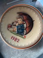 Hummeltjes jaarbord 1982 meisje met paraplu, Antiek en Kunst, Antiek | Keramiek en Aardewerk, Ophalen of Verzenden
