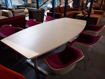 Vergadertafel met 8 stoelen nieuw WD001  beschikbaar voor biedingen