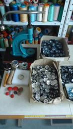 knopenmachine Humbel met Toebehoren, Hobby en Vrije tijd, Overige merken, Gebruikt, Ophalen of Verzenden, Naaimachine