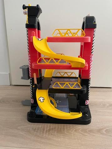 Speelgoed parkeergarage met autowasstraat beschikbaar voor biedingen