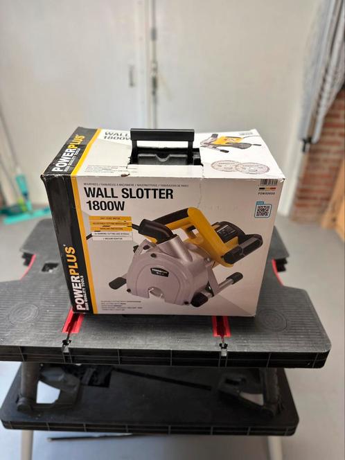 Powerplus POWX0650 sleuvenfrees muurfrees, Doe-het-zelf en Verbouw, Gereedschap | Slijpmachines, Zo goed als nieuw, 1000 watt of meer