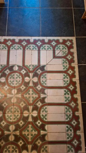 BROCANTE / ANTIEKE VLOERTEGELS 17x17 18 m2 beschikbaar voor biedingen