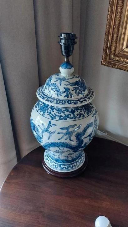 Chinese lamp blauw/wit 52 cm  hoog, grote lamp !, Huis en Inrichting, Lampen | Tafellampen, Zo goed als nieuw, Minder dan 50 cm