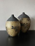 2 prachtige vazen Jama Trade olijf/zwart/goud, Gebruikt, Overige kleuren, Aardewerk of Porselein, Ophalen of Verzenden