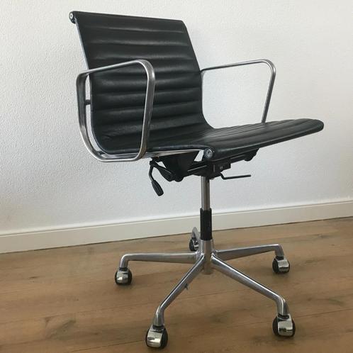 4 ICF Charles Eames bureaustoel EA 117 zwart vintage, Huis en Inrichting, Bureaustoelen, Gebruikt, Zwart, Ophalen