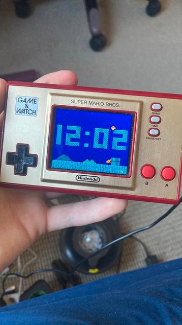 Game and watch 2022 beschikbaar voor biedingen