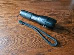 Militair Zaklampje "E-Smarter XML-T6", Ophalen of Verzenden, Zo goed als nieuw, Batterij
