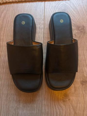 Loavies Slippers - Maat 39 - Nieuw! beschikbaar voor biedingen