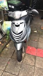 Gele kenteken  rijdt heel goed start in een keer alles werkt, Fietsen en Brommers, Scooters | Piaggio, Ophalen of Verzenden, Zo goed als nieuw