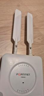 Fortinet FortiExtender 201E (FEX-201E), Ophalen of Verzenden, Zo goed als nieuw, Router met modem, Fortinet