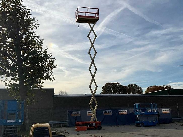 2014 Holland Lift HL-11816 Hoogwerker, Zakelijke goederen, Machines en Bouw | Liften, Steigers en Ladders