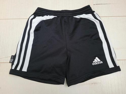 Zwart/ wit sportbroekje mt 128/134 (Adidas/ als NIEUW), Kinderen en Baby's, Kinderkleding | Maat 128, Broek, Ophalen