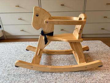 Houten Hobbelpaard - heel goede staat beschikbaar voor biedingen