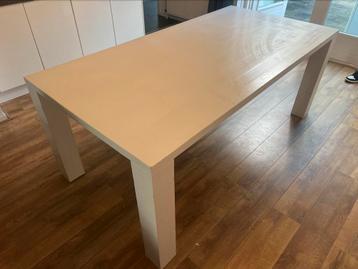 Eettafel 200 x 100 cm beschikbaar voor biedingen