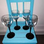 Luminarc wijnglazen op zwarte voet 4 stuks, Huis en Inrichting, Keuken | Servies, Ophalen, Glas of Glazen, Overige stijlen, Glas