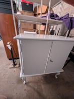 Antieke kleine kast, Ophalen