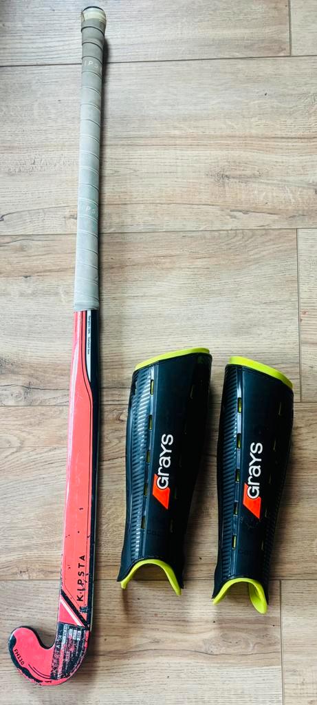 Kipstra FH110 hockey stick en goede Grays scheenbeschermers, Sport en Fitness, Hockey, Zo goed als nieuw, Stick, Ophalen of Verzenden